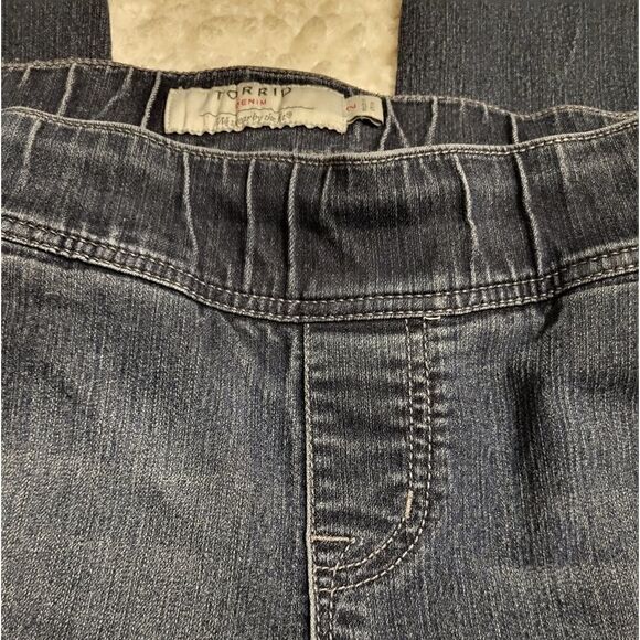 Torrid plus size elastic at  waist, dark wash jeans - Picture 11 of 11